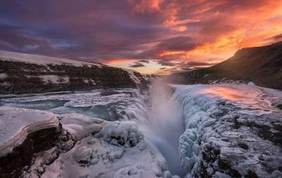 Завораживающие фото замерзших водопадов.Фото