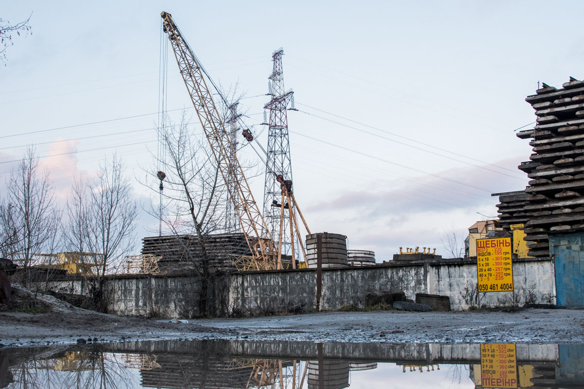 На подходе к кладбищу кранов