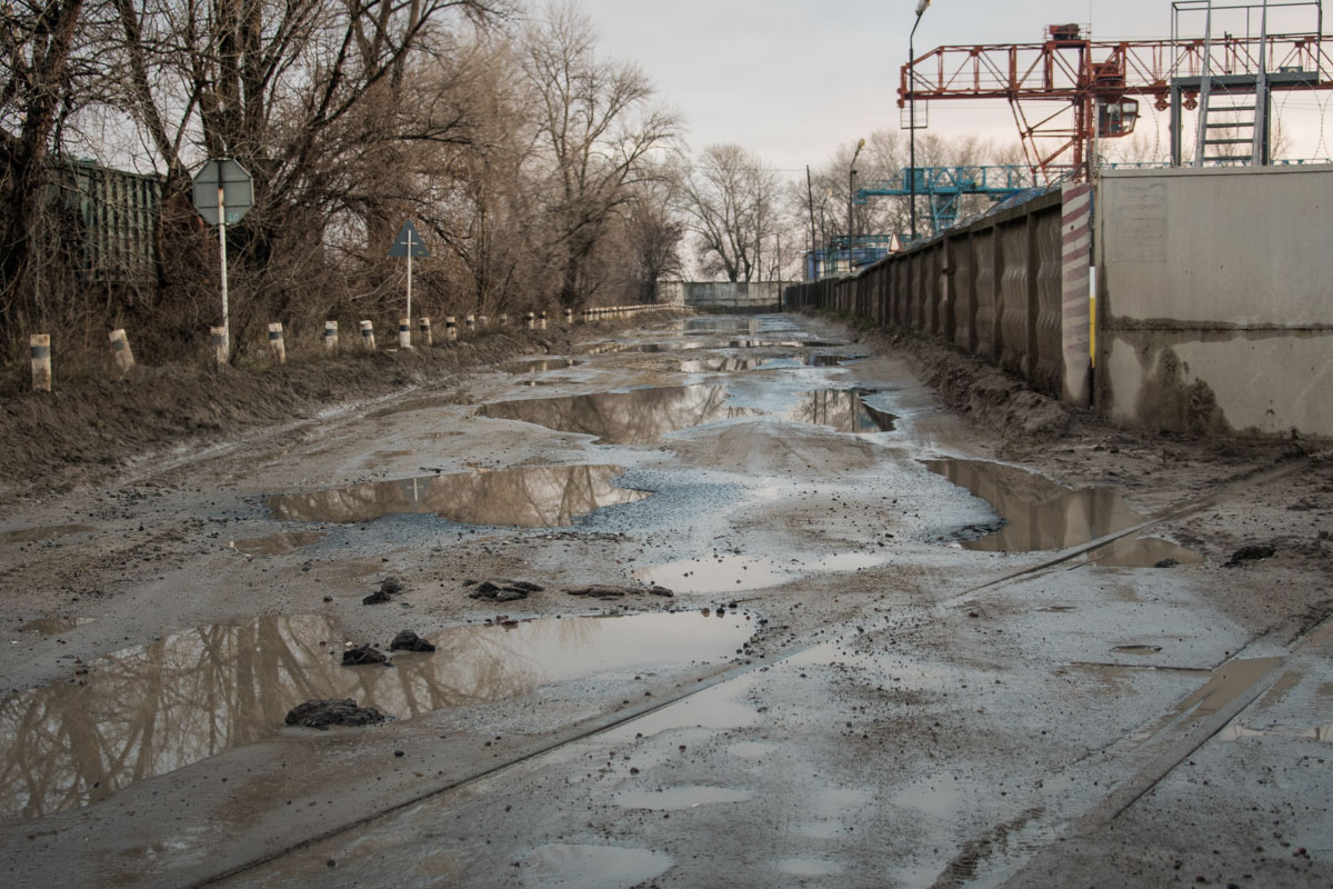 Дорога на кладбище кранов