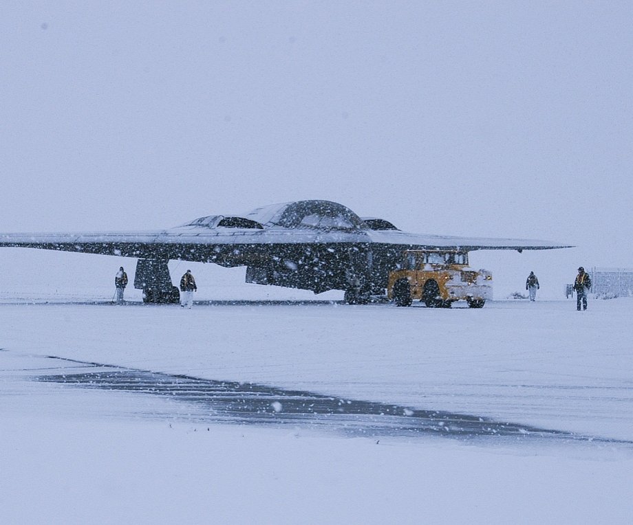 Военные самолеты зимой