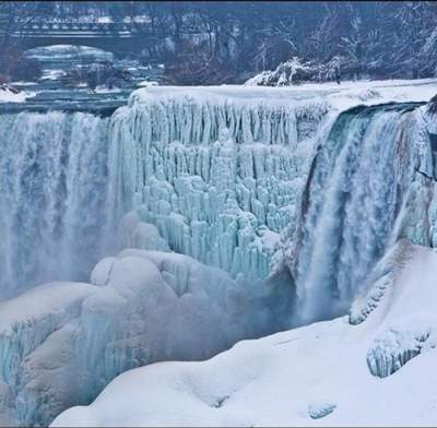 Зрелищные кадры: замерзший водопад Ниагара. Фото