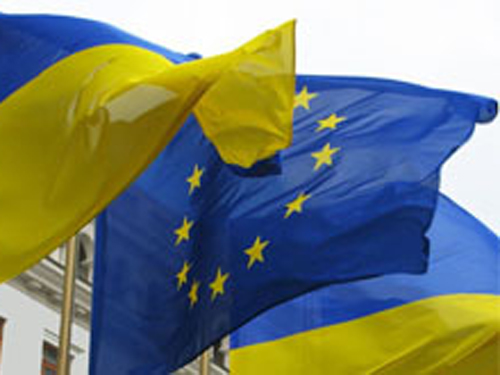 Янукович надеется на отмену виз с ЕС до начала Евро-2012 