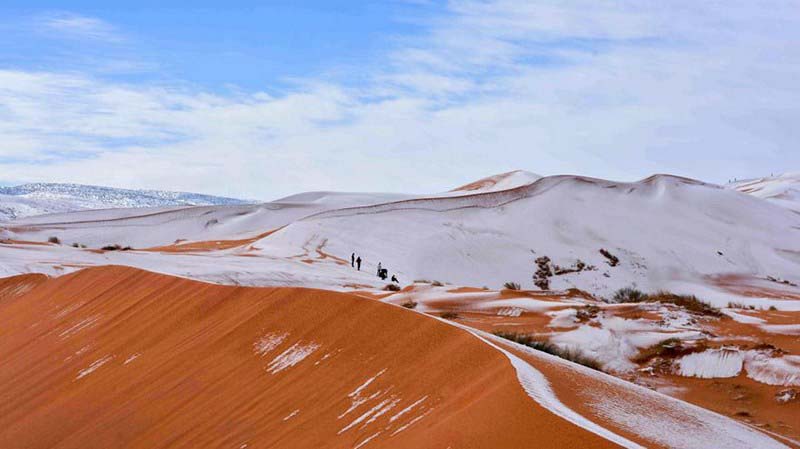 В пустыни Сахара второй год подряд выпал снег