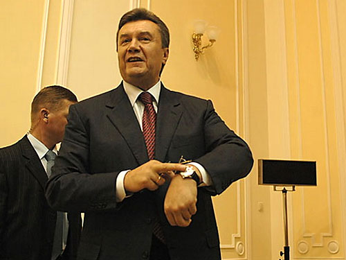 Янукович гарантирует, что в следующие два года зарплаты и пенсии будут расти быстрее, чем цены