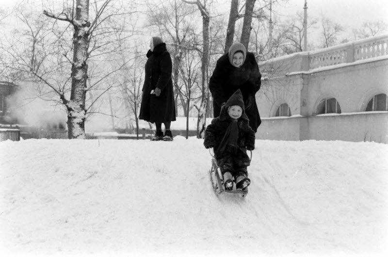 Зимние каникулы на санках в СССР