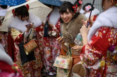 Так японцы празднуют День совершеннолетия. Фото