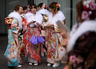 Так японцы празднуют День совершеннолетия. Фото