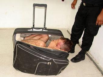 Мексиканец попытался сбежать из тюрьмы в чемодане