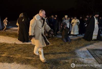 В Сети высмеяли Путина, решившего «поискать дно» в проруби