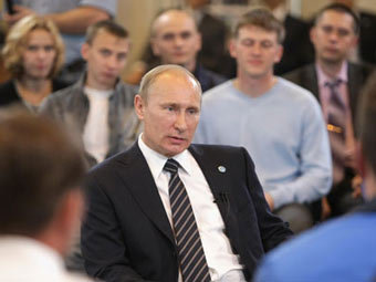Путин пожалел об обещании "мочить в сортире"