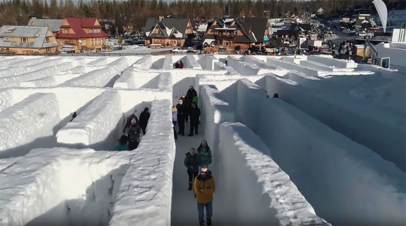 Самый большой в мире снежный лабиринт открылся в Польше