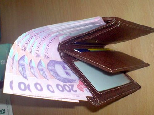 Большинству украинцев хватит зарплаты в 2700 грн, чтобы не чувствовать себя бедными