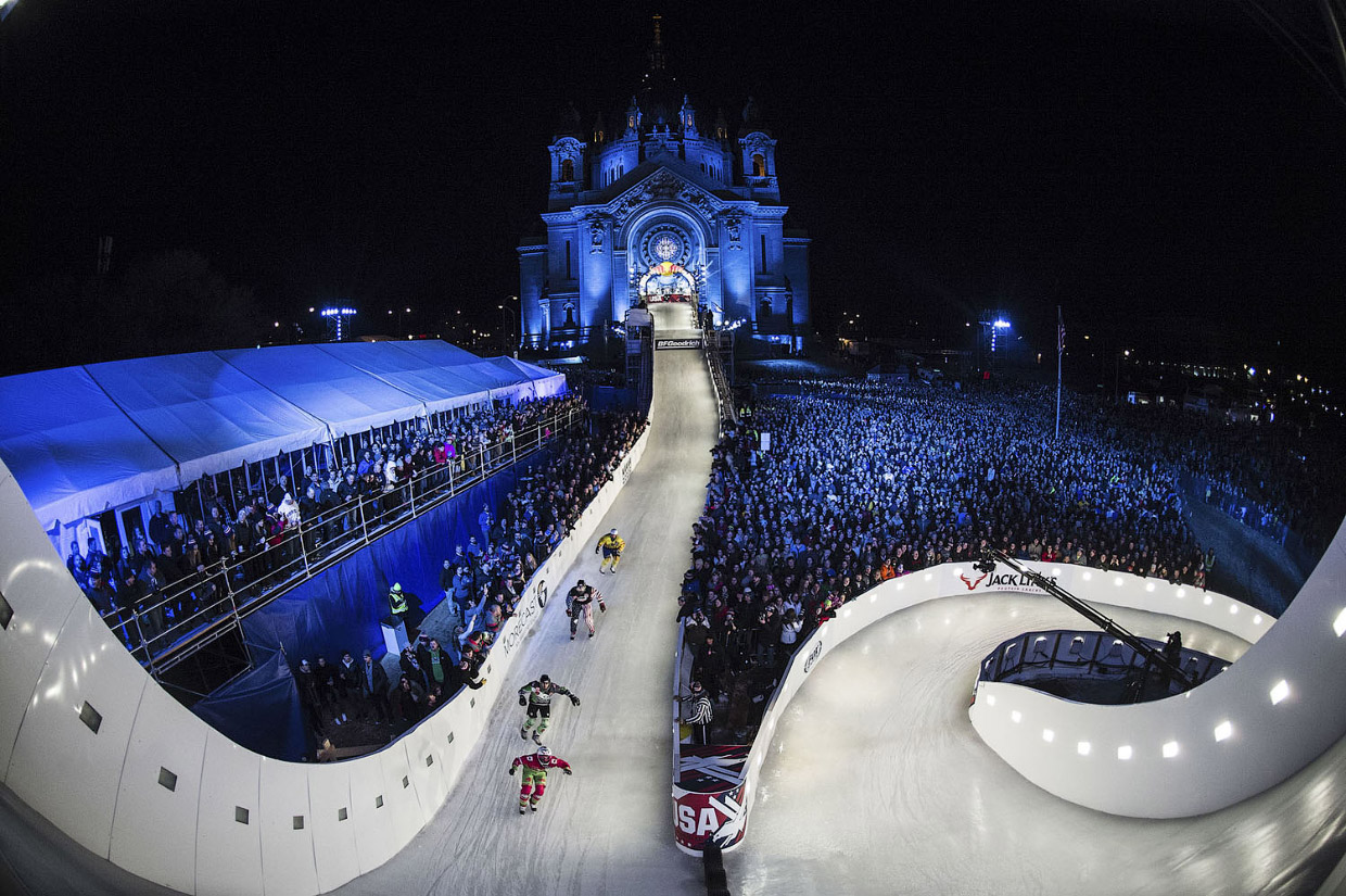 Соревнования Ice Cross Downhill