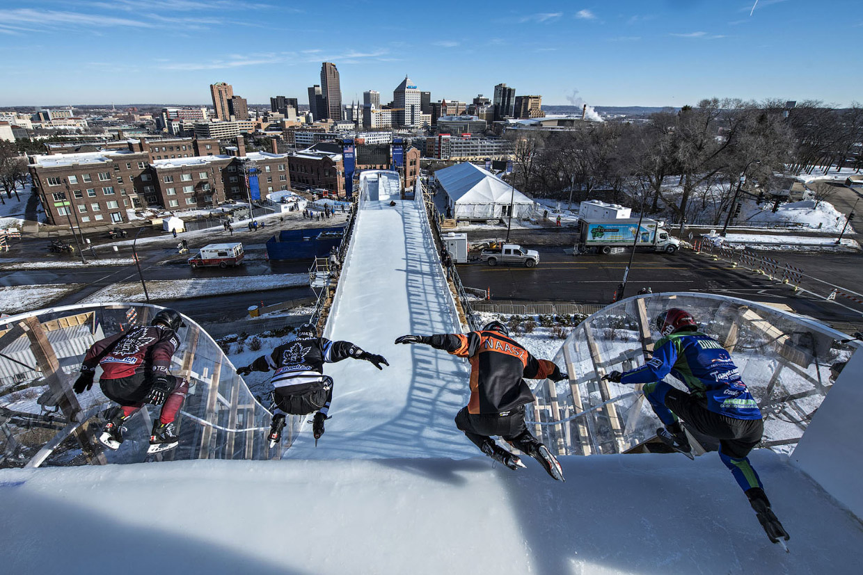 Соревнования Ice Cross Downhill