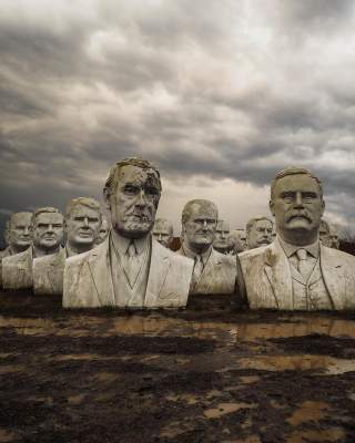 Заброшенные места в атмосферных снимках талантливого фотографа. Фото