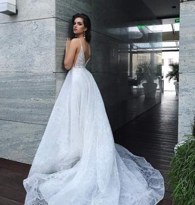 Александра Кучеренко заинтриговала свадебным фото