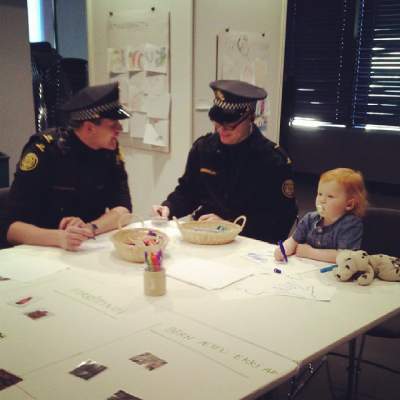 Исландские полицейские покорили  Instagram забавными снимками 