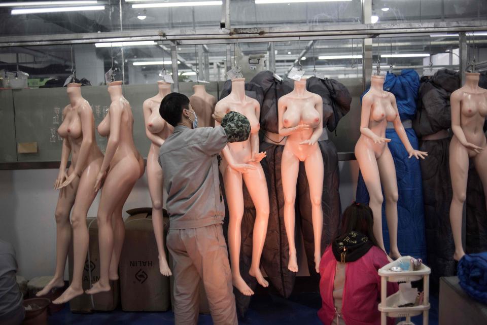 На китайском производстве секс-роботов