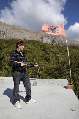Как живется албанским женщинам, добровольно ставшим "мужчинами". Фото