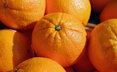 Названы шесть болезней, при которых полезно есть апельсины
