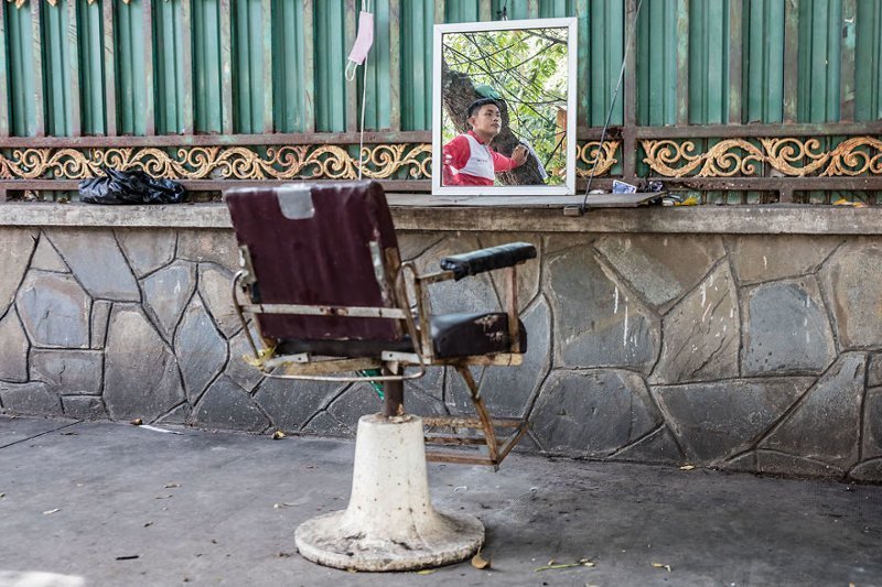 Уличные парикмахеры Камбоджи