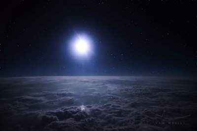 Пилот показал, как выглядит мир с высоты 10 тысяч метров. Фото