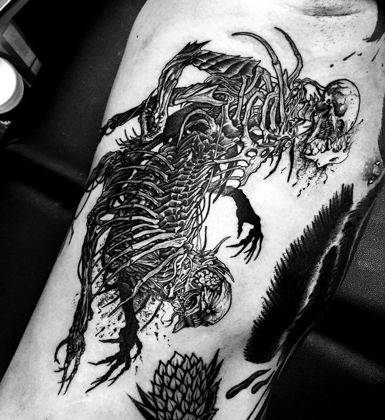 Жутковатые чёрно-белые татуировки от Jeanchoir