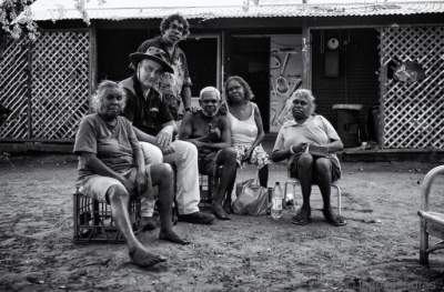 Дикие условия, в которых живут австралийские аборигены. Фото