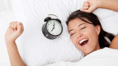 Просыпайтесь красивыми: медики рассказали, как подготовиться ко сну