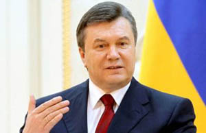 Президент поздравил украинцев с Днем флага