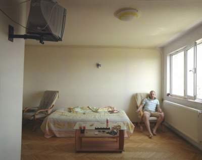 Десять этажей: отличия быта людей, живущих в одинаковых квартирах. Фото