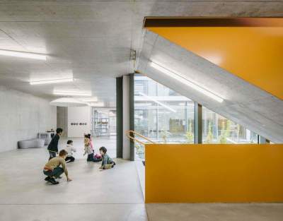 Так выглядит современная школа в Швейцарии. Фото