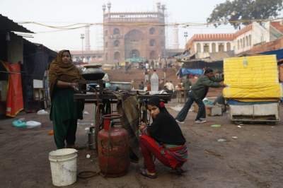 Повседневная жизнь индусов в серии колоритных снимков. Фото