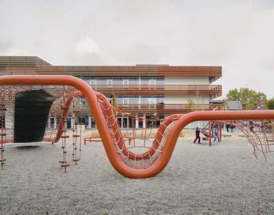 Так выглядит современная школа в Швейцарии. Фото