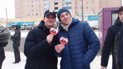 Сеть насмешили странные валентинки со Сталиным в Луганске
