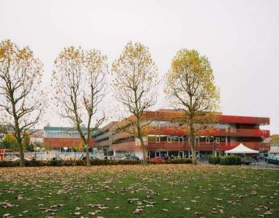 Так выглядят современные школы в Швейцарии. Фото