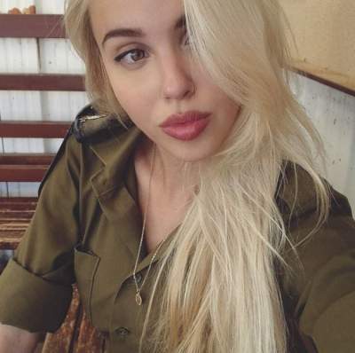 Эту девушку называют самым красивым солдатом Израиля. Фото