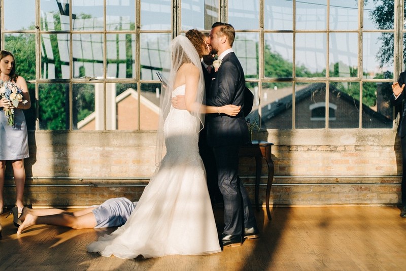 19 безумных фотографий, которые вряд ли появятся в свадебном альбоме.ФОТО