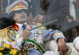 Интерпол объявил Каддафи в международный розыск