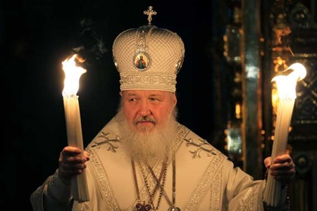 Патриарх Кирилл наложил на политиков двойную анафему 