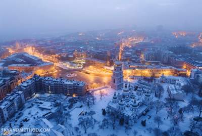 Вечерний Киев в снимках, сделанных с высоты птичьего полета. Фото