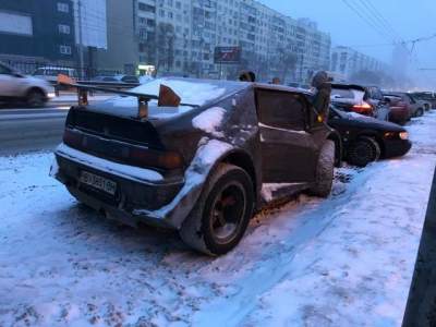 На улицах Киева заметили необычный «бэтмобиль» 
