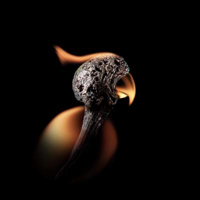 Невероятные картины, созданные горящими спичками. Фото