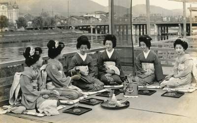 Как жилось японским девочкам, решившим стать гейшами. Фото 