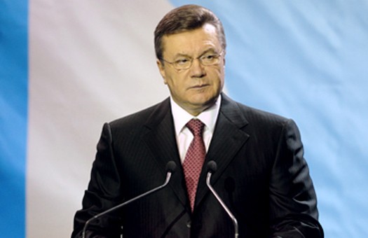 Янукович рассказал, как власть обеспечивает учителей и пенсионеров