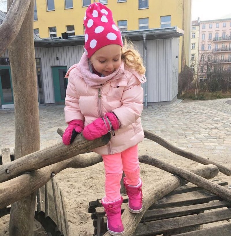 Звезда сериала «Великолепный век» показала фотографии 4-летней дочери