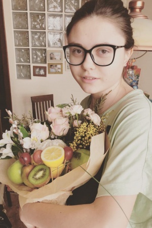 Ольга Сумская поделилась редким фото младшей дочери