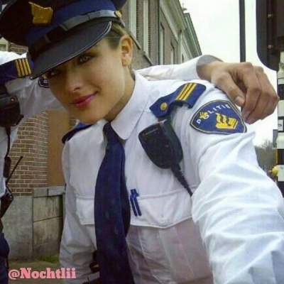 Сеть покорила самая красивая девушка в полиции Голландии. Фото 