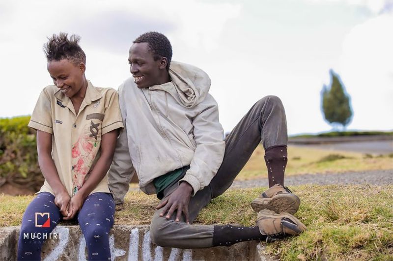 Фотосессия для влюбленных бомжей в подарок от кенийского фотографа