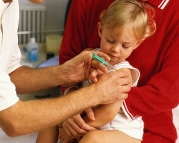 Генпрокуратура потребовала усилить контроль за вакцинацией детей